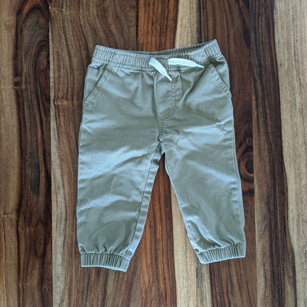 🌟 2/$7 🌟 Tommy Hilfiger Khaki pants.